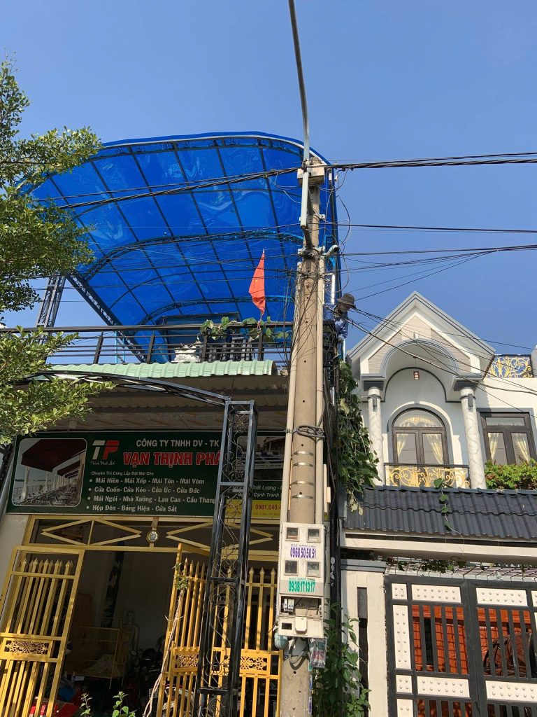 Thi Công Lắp Đặt Mái che sân thượng Polycarbonate