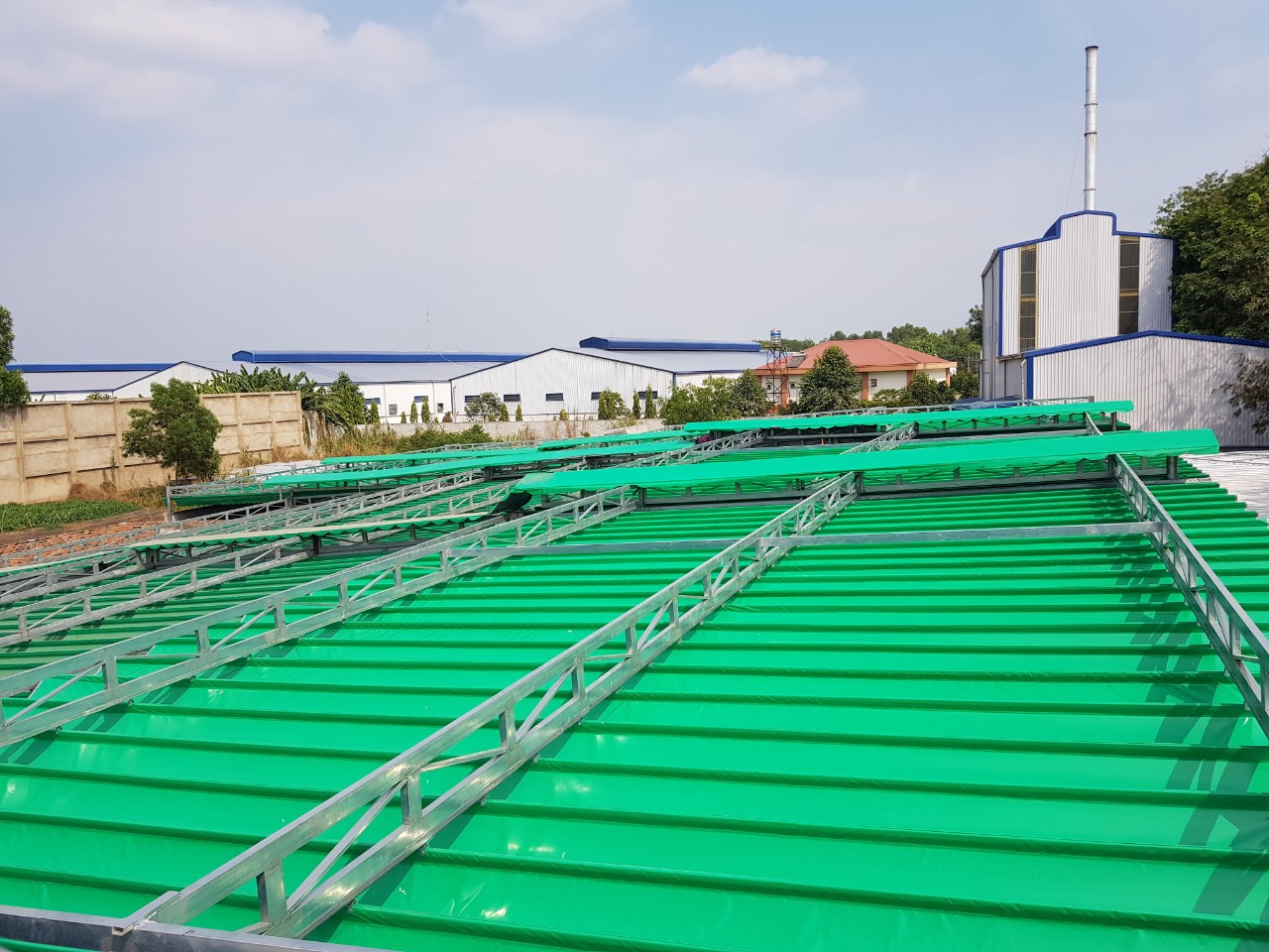 Thi Công Lắp Đặt Mái Xếp Lượn Sóng