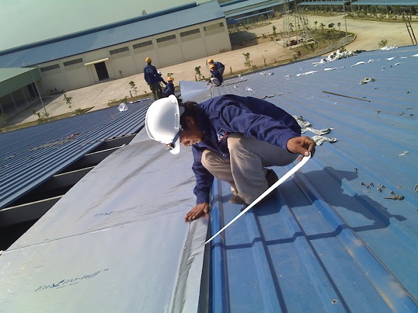 Thi công lợp mái tôn tại Bình Dương