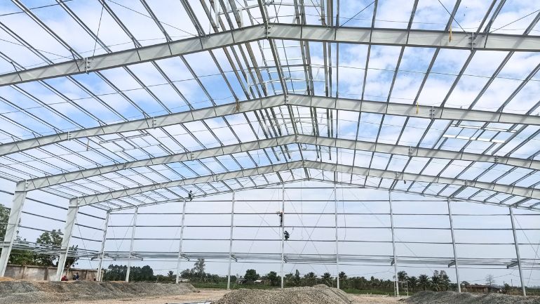 Thi Công Lắp Đặt Nhà Xưởng Tiền Chế Tại TP. Hồ Chí Minh - Ảnh 2